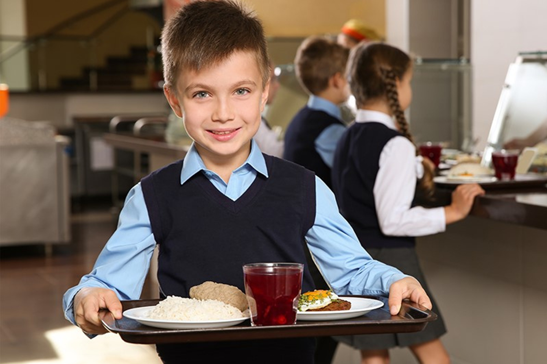 Ребенок овз питание в школе. Обед в школе. Дети в столовой. Питание в школе. Школьники в столовой.